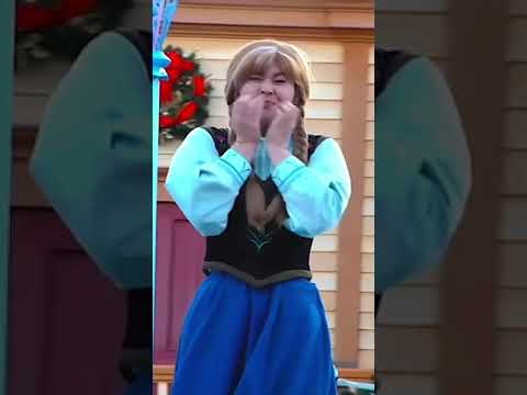 Let It Go Anna And Elsa Shorts Frozen Letitgo Elsa Anna Disneyparade Shortsvideo
