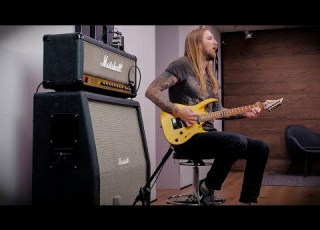 MARSHALL JCM800 IN THE ROOM
