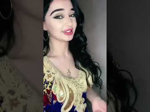 ادعج عيون مرسوم بريشة فنان