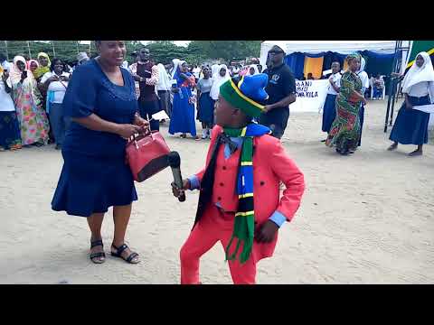 TAZAMA STAILI HII UCHEZAJI YA MTOTO YOHANA ITAKUVUNJA MBAVU