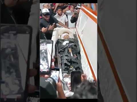 Enterrement D Un Chef De Gang Gangster Mort Armé Gang Guerre Armes Cartel Assassin Cultureg Enterrement D Un Chef De Gang Gangster Mort Armé Gang Guerre Armes Cartel Assassin Cultureg