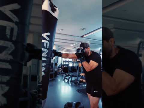 ذاتا باهام کاری کردن بگم دستکشارو یدین دستم