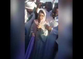  سيدة فرنسية تشهر إسلامها بجزيرة هيسا في أسوان بحضور زوجها ووسط فرحة الأهالي