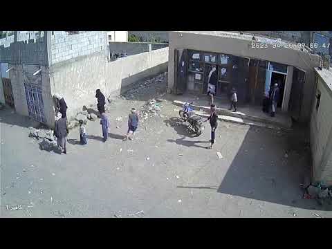 ثور هائج يهاجم فتاه ورجل بقريه جرف اسبيل