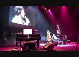  Oumeima El Khalil Poems Grow Live Performance أميمة الخليل تكبر في الأعمار
