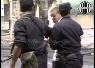  الجزائر اشتباكات مع الشرطة بتيزي وزو لليوم الثالث 1998