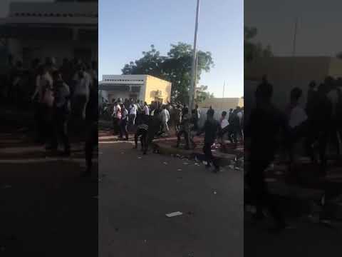 تاتشر القوات المعتديه مع ساعات الصباح الأولى السواق جارى ومافاهم حاجه من كثرة الرصاص إلى أن تم استلا