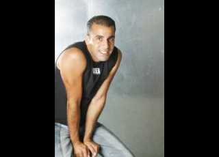 יוסי עדן חבקי אותי