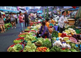 مشاهد مذهلة لسوق الطعام الكمبودي جولة طعام ضخمة