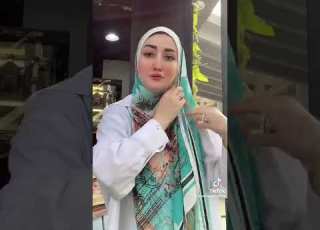 لفه طرحه جميله اوي لو لابسه حاجه ضيقه أو علشان رقبتك متبانش
