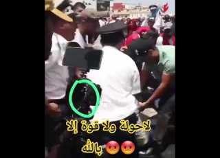 من قلب مظاهرة تمت سرقة ساعة من طرف رجل أمن شمن زمان هادا متابعه ولايك فضلا وليس امرآ تراند