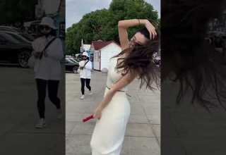 573 這麼漂亮的姐姐可惜帥哥沒看見 氣質美女 顏值美女 時尚穿搭 
