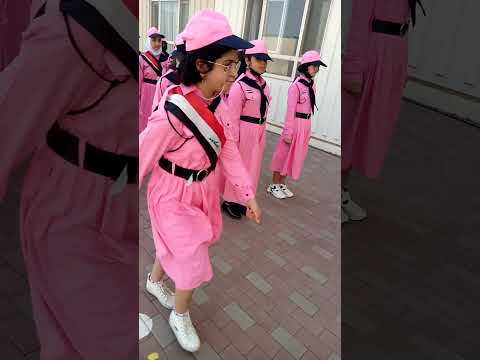 انصراف فريق الكشافة الجود للبنات بسماية مديرة المدرسة نوال راضي عباس