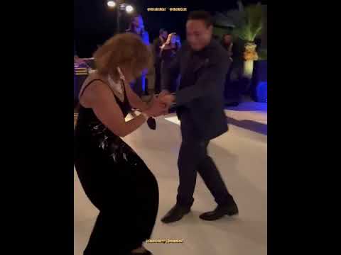 Rebbie Jackson Dances With Her Nephew Siggy Jackson At Her Niece S Genevieve S Wedding
