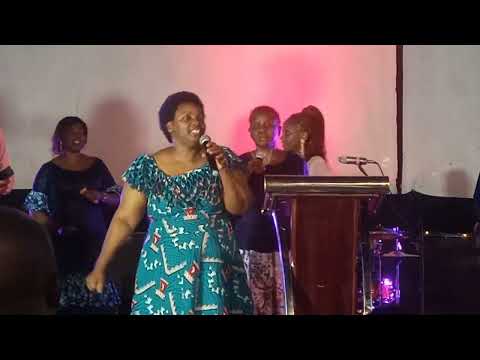 Maisha Ya Mwanadamu Nayo Ni Kama Maua Kassangas Music Live At Nairobi Cinema W H A