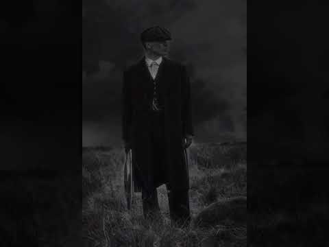 غـاب الأسـد بـضـع سـاعـات فـظـن الـكـلـب أنـه مـلـك الـغـابـة