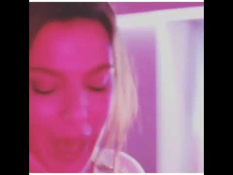 بهواك انا وبضوب انا والعمر يعدي عليا سنه