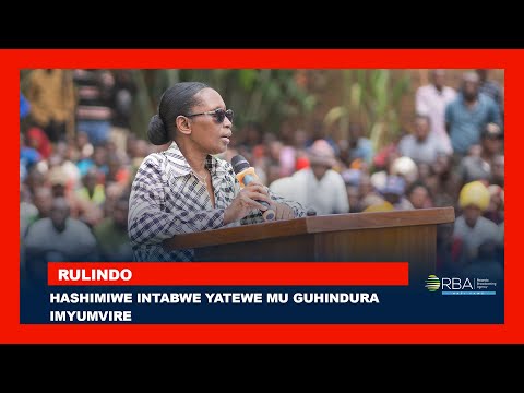 Hon Kazarwa Yashimiye Abaturage Batanga Ubutaka Bwabo Ngo Hubakwe Ibikorwaremezo