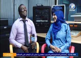 الأعلامي الواثق جارالعلم مع المذيعه ملازم اول شرطه نسرين يوسف