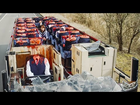 باص مدرسة مليء بالطالبات الكورية يموتن بسرعة البرق بسبب رياح قوية والسبب مجهول