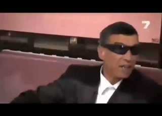 ВАЛЯ И МОРО КАРАТ СЕ ЗА КАСЕТОФОНА