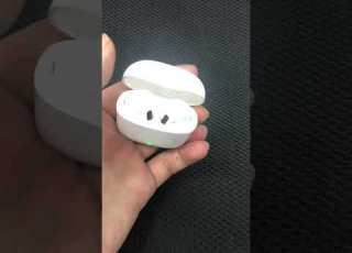 How To Charge Wireless Earbuds Earbuds Wireless Chargingcase Tech