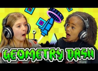  KIDS PLAY GEOMETRY DASH Kids React Gaming