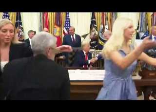 Trump Can T Speak Then Aides RUSH Reporters Out