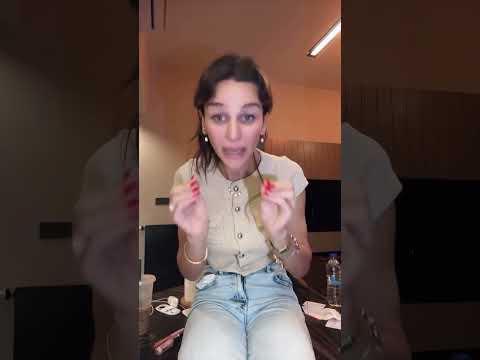 والله مو مستوعبة الاسلئه هي الي عم تجيني