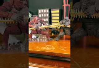 Godzilla Kong Vs Skarking And Shimo In Tug Of War Godzillaactionfigures Actionfigures Comedy Sml