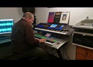 Albert Hammond It Never Rains In Southern California Yamaha Tyros 2 By Rico And Markus Nothelle