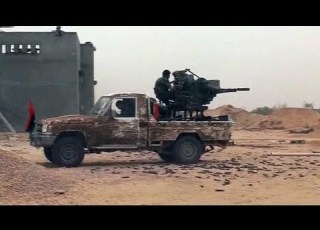  مقاتلو المجلس الإنتقالي يسيطرون على محور رئيسي في سرت