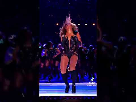 Beyoncé Singles Ladies Live