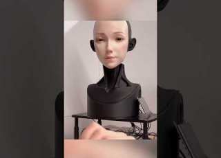 This Robot Head Can Study Itself