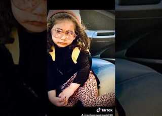 قدام مريتها توتا بتدلع برحتها