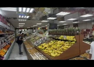 لقيت معرض يبيع الخضار باسعار الجملة