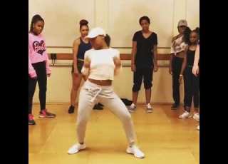 Toot That Whoa Whoa Dancers
