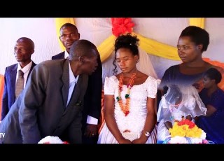  BIBI HARUS AGOMA KUMTAMBULISHA BWANAHARUS MBELE YA WAZAZI AMWAGA MACHOZI WALIPIZANA VISASI