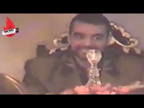 عدي صدام حسين يطلب من حاتم العراقي الغناء من دون ميكرفون فيديو نادر