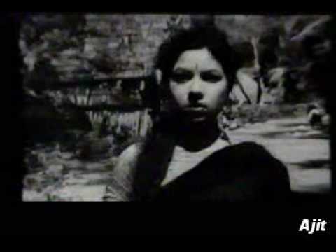 MODERN GIRL NAZAR UTHNE SE PEHLE HI JHUKA LETI TO ACHHA THA MODERN GIRL NAZAR UTHNE SE PEHLE HI JHUKA LETI TO ACHHA THA