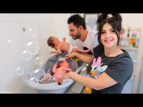 اول حمام لتوأم حديثي الولادة عصام ونور اول حمام لتوأم حديثي الولادة عصام ونور