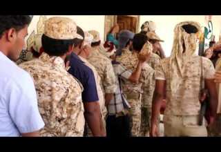 3 على مدى الاسبوع صرف مكرمة الملك سلمان لمنتسبي الجيش والأمن في المهرة