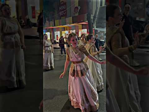 Shyama Aan Baso Vrindavan Main Shyam Harekrishna Iskcon Mayapur Vrindavan