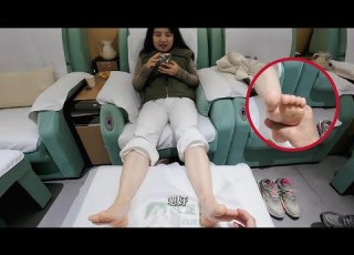  Ticklish Beauty With Her Cute Soles 小姐姐做足疗 TK足控福利玉足妹妹02