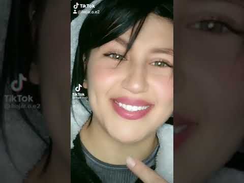فتاة جزائرية جميلة تقلد شاب بلال على التيك توك
