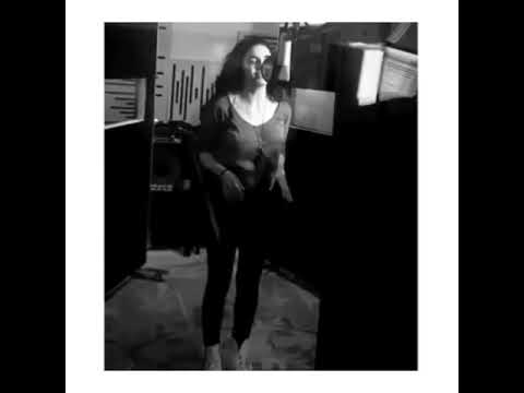 EBRU ŞAHİN HOŞGELDİN ŞARKISINI SESLENDİRİYOR EBRU ŞAHİN HOŞGELDİN ŞARKISINI SESLENDİRİYOR