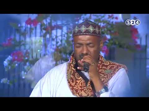 ما بين أحد و النقا الراوي الأستاذ الشيخ عبدالمحمود المنشد محمد صديق ما بين أحد و النقا الراوي الأستاذ الشيخ عبدالمحمود المنشد محمد صديق