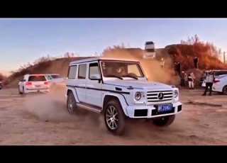 تحدي سحب لاندكروزر ضد مرسيدس جي كلاس
