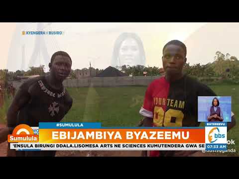 Poliisi Eriko Abavubuka Beeyodde Ku Nsonga Y Ebijambiya Ebibadde Bikyase Mu Kibuga Sumulula