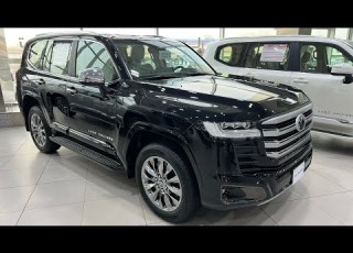 لاندكروزر VXR 2026 هايبرد الساير بعزم 790 نيوتن متر